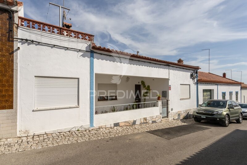 Moradia V3 Torrão Alcácer do Sal - lareira, terraço, sótão, quintal, garagem