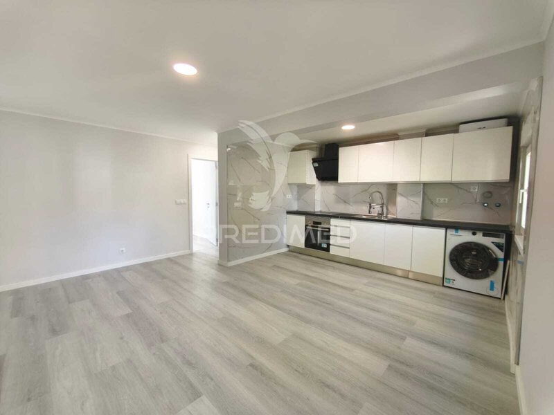 Wohnung Umgebaut gut gelegen T3 Almada