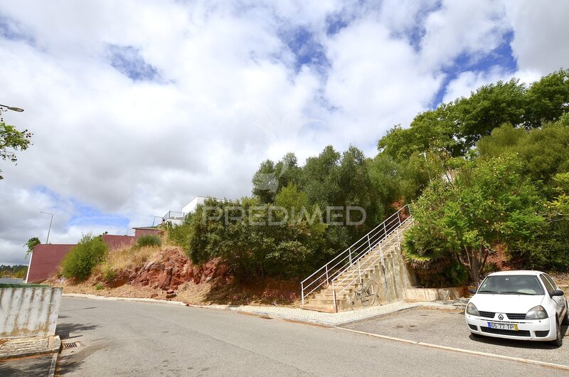 Plot Urban with 200sqm São Bartolomeu de Messines Silves - quiet area, construction viability