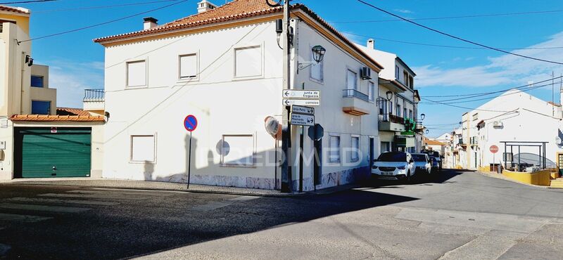 House 6 bedrooms Old in the center Montargil Ponte de Sor - garage, backyard, barbecue, balcony