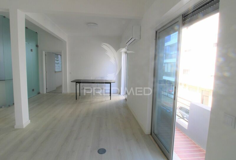 Apartment T4 Sé Faro - , ,