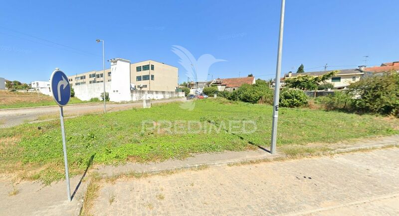 Plot with 987sqm Agrela Santo Tirso