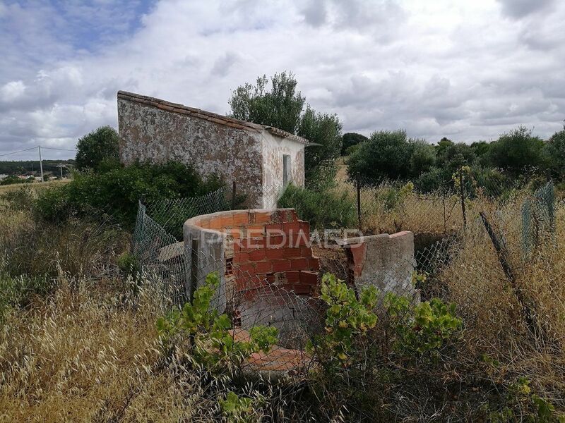 Land with ruin Bensafrim Lagos - arable crop, well, water, electricity