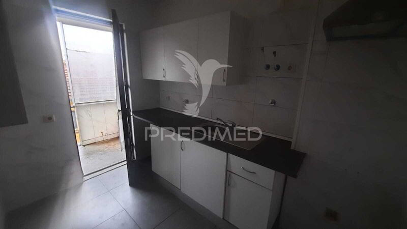 Apartment 2 bedrooms Gondomar - parking space, great location, balcony, kitchen, garage, 2nd floor
