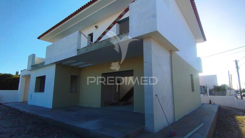 House nouvelle V4 Setúbal - balcony, garage, air conditioning, tiled stove, fireplace