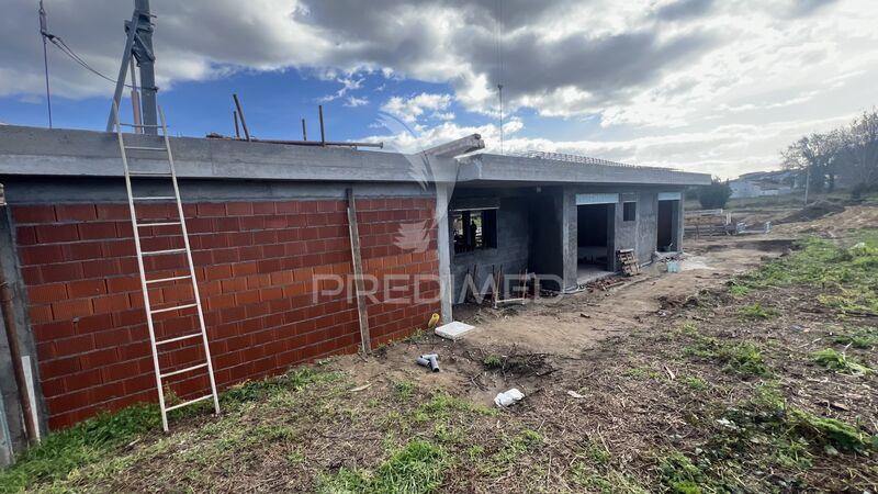 Home V3 Single storey under construction Amares - garage