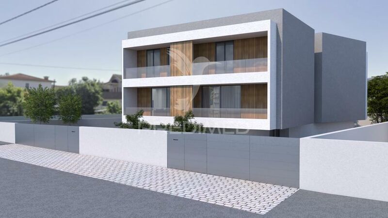 Plot new with 800sqm Guimarães - garage