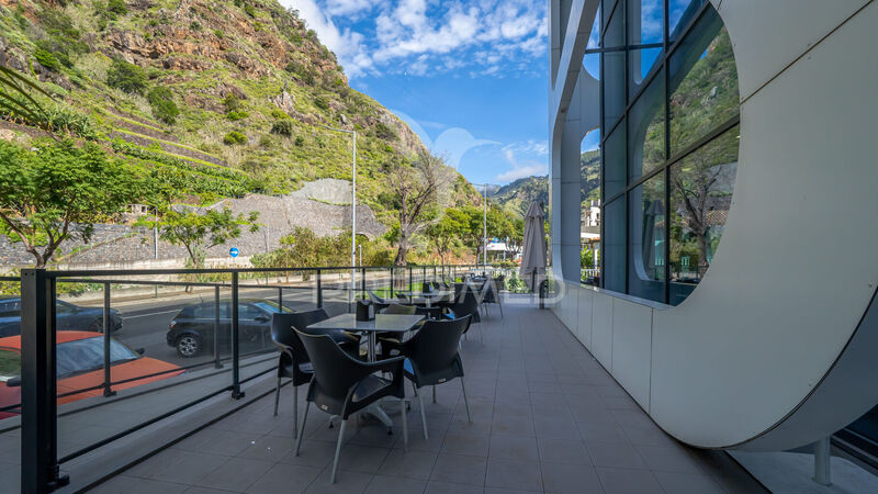 Edifício Comercial bem localizado Ribeira Brava