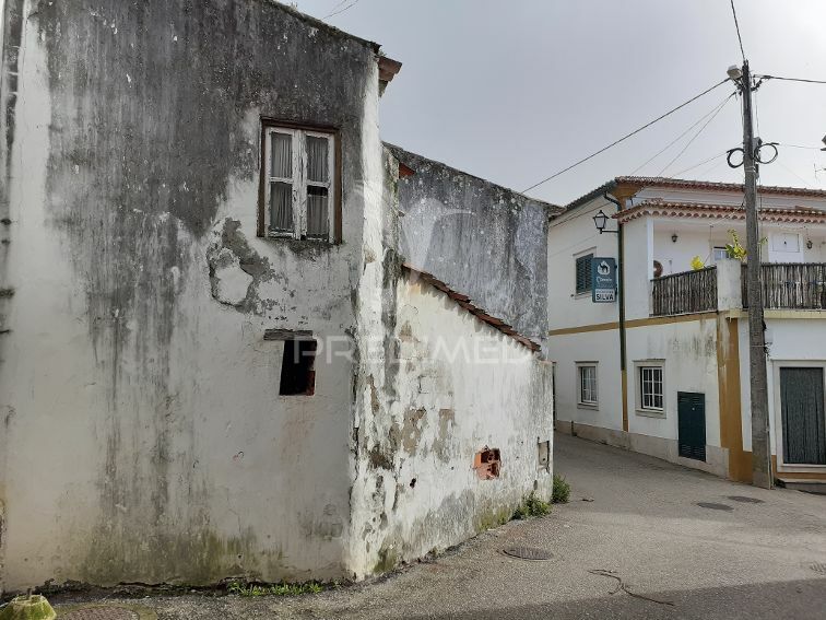 House Old to recover 3 bedrooms São Pedro Torres Novas - backyard