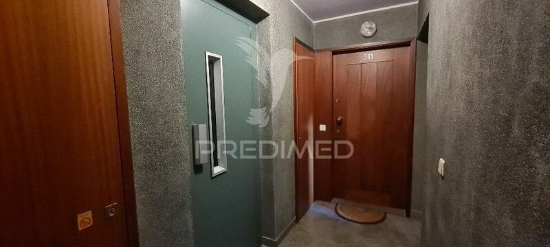 Apartamento T3 em bom estado Campanhã Porto - cozinha equipada, varanda, piscina