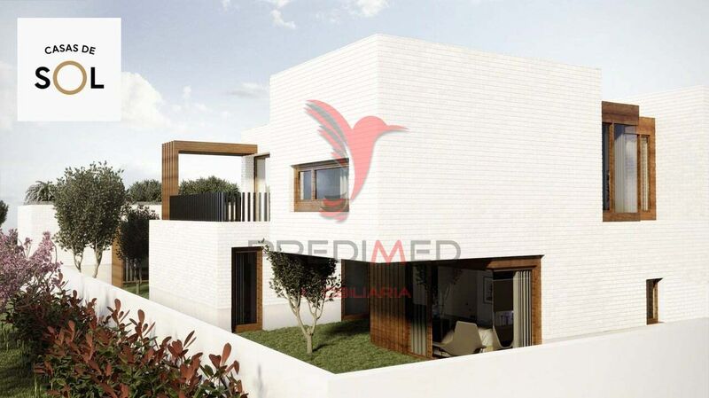 Casa V4 nova Esgueira Aveiro - jardins, terraço, cozinha equipada, ar condicionado, garagem
