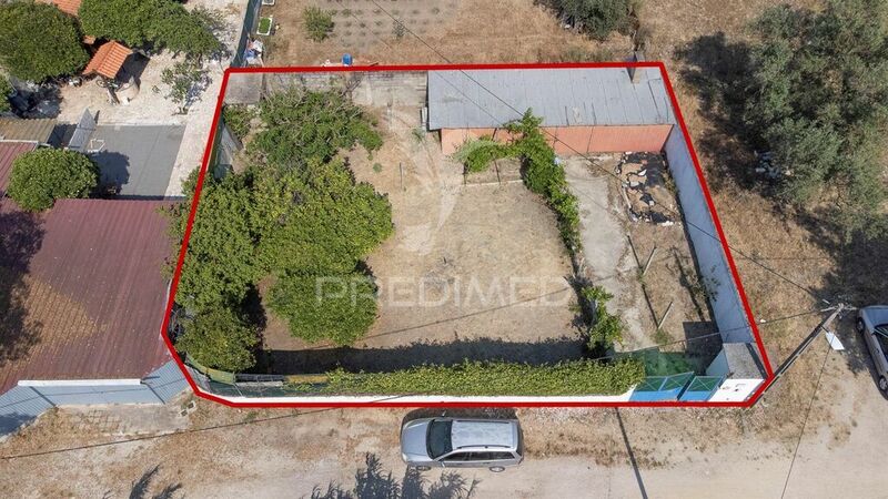 Land Urban with 440sqm Moita - fruit trees, electricity, water, well, garage