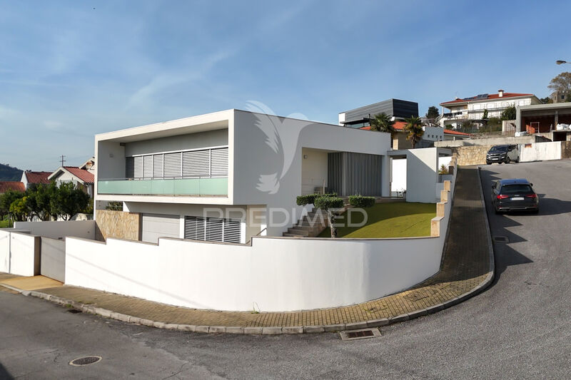 House 4 bedrooms Braga - barbecue, garden, excellent location