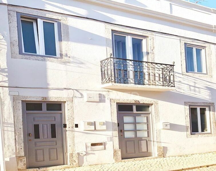 Building Refurbished Santa Maria da Graça Setúbal - privileged location, easy access