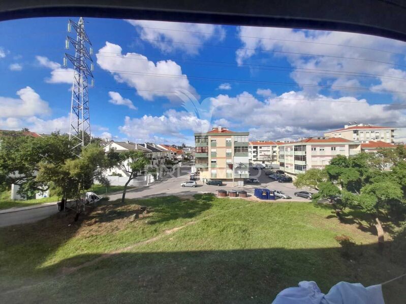 Apartment 3 bedrooms Refurbished Corroios Seixal - furnished, garden, 2nd floor, attic, store room, countryside view, marquee