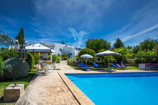 Home V4 Luxury Santa Bárbara de Nexe Faro - parking lot, barbecue, swimming pool, fireplace, garage, gardens, air conditioning