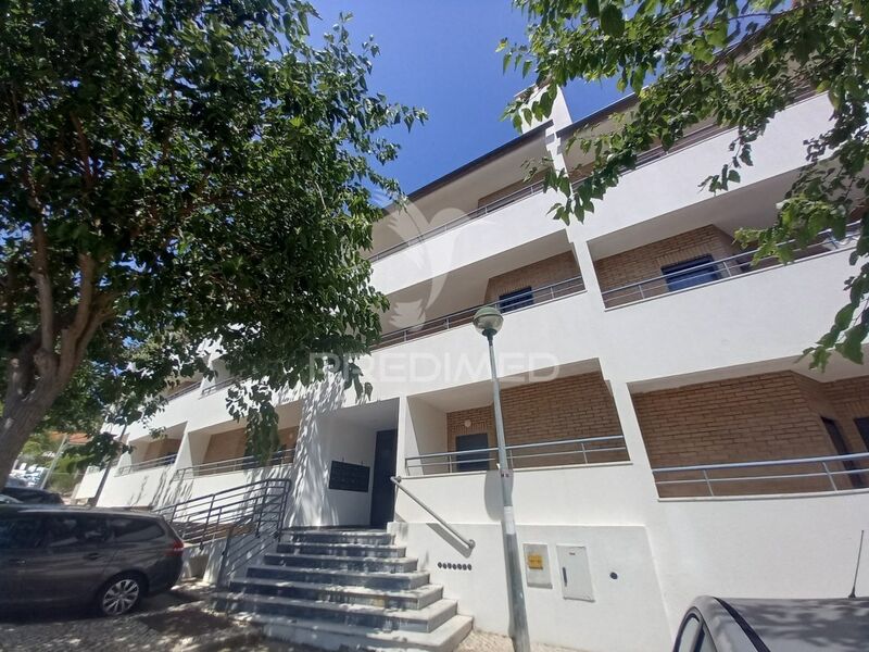 Apartamento novo T4 Vila Franca de Xira - vidros duplos, equipado, varanda, ar condicionado, 1º andar, terraço, r/c