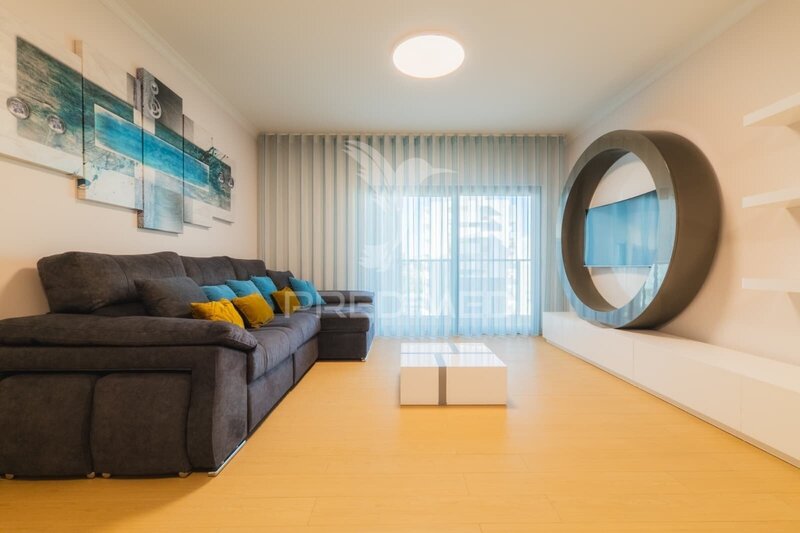 Apartment 2 bedrooms Portimão - equipped, sea view, solar panels, garage, balcony
