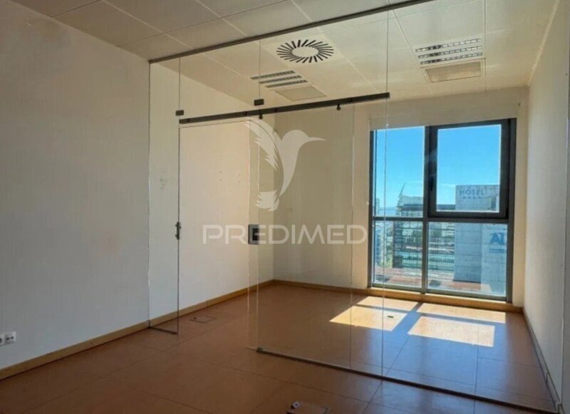 Oficina Como nuevo en el centro Parque das Nações Lisboa - aire acondicionado, wc, sala de reuniones, abundante luz natural