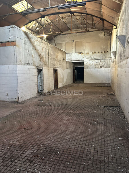Galpão Moderno com 460m2 Milheirós Maia