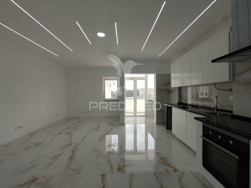 Apartamento T2 Remodelado Águas Livres Amadora - parque infantil, varanda, vidros duplos, ar condicionado