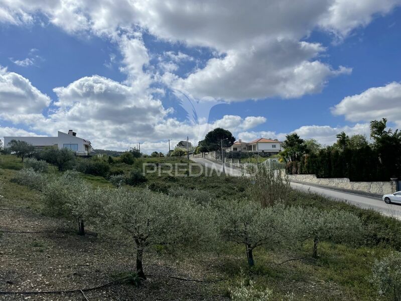 Land with 2200sqm Arrabal Leiria - construction viability