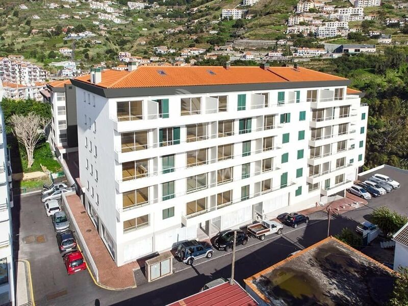 Apartment T2 spacious Caniço Santa Cruz - store room, balcony