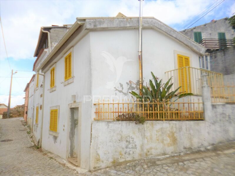 House V6 Coimbra - backyard, attic, balcony, fireplace