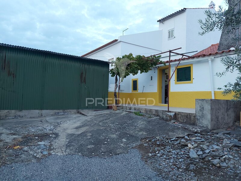 Moradia T1 em São Bento do Cortiço