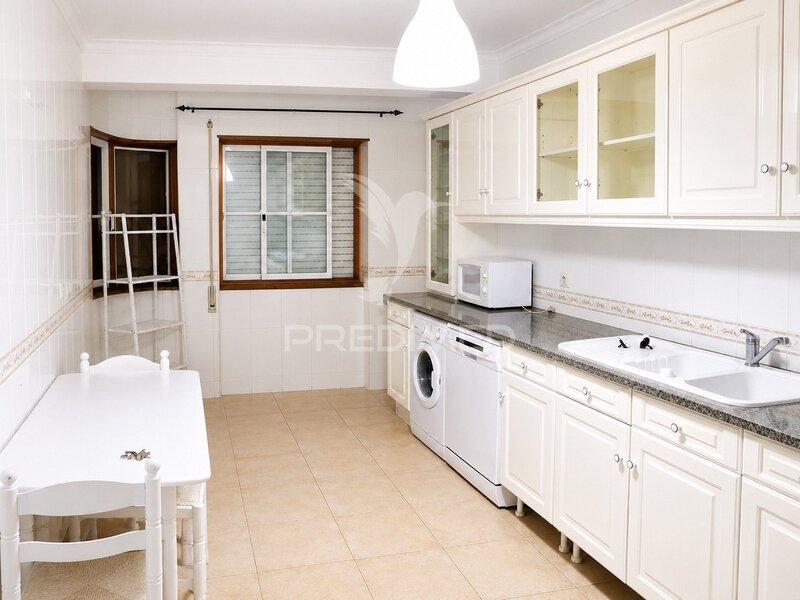 Apartment T3 Montijo - ático, trastero, balcones, chimenea, 2º planta