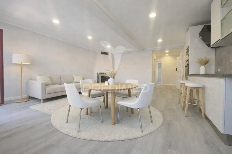 Apartamento T4 Remodelado Amora Seixal - vidros duplos, varanda, marquise