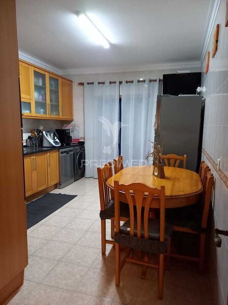Wohnung T3 Moita - schwimmender boden, parkplatz, kamin, abstellraum, grill, küche