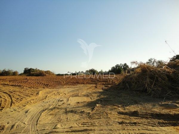 Terreno Rústico com 3960m2 Olhos de Água Albufeira - água