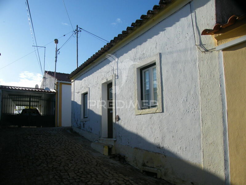 House 3 bedrooms to recover Beirã Marvão - garage, parking space