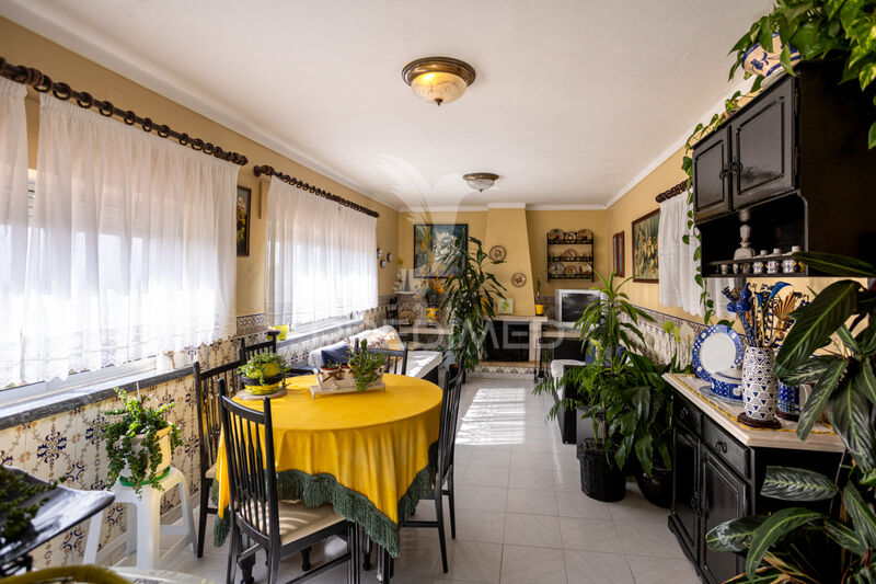 House 3 bedrooms Castelo (Sesimbra) - tiled stove, balcony, terrace, garage