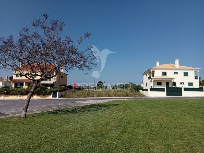 Land Urban with 602sqm Montijo - construction viability