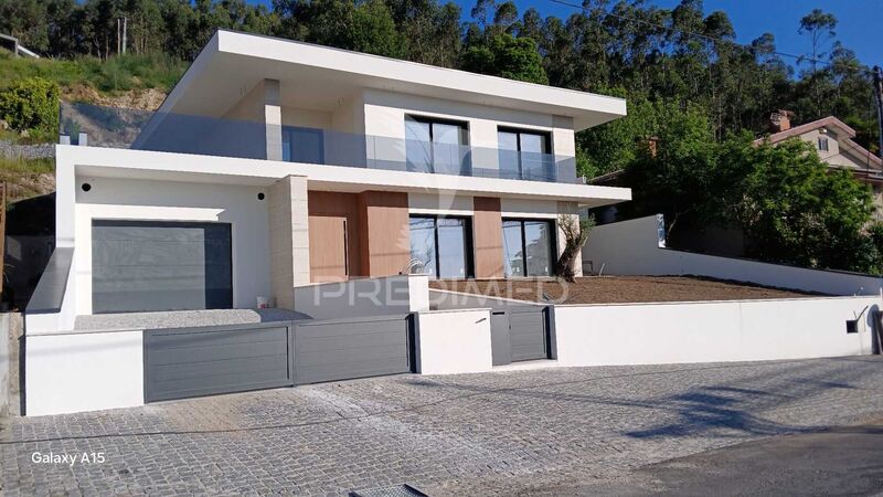 House Luxury V4 Vila Verde - garage, swimming pool, air conditioning, balconies, terrace, balcony