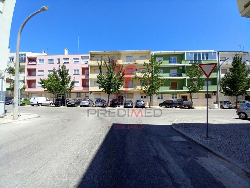 Apartamento Remodelado em zona central T2 Santa Maria da Graça Setúbal - jardim, varanda, vidros duplos