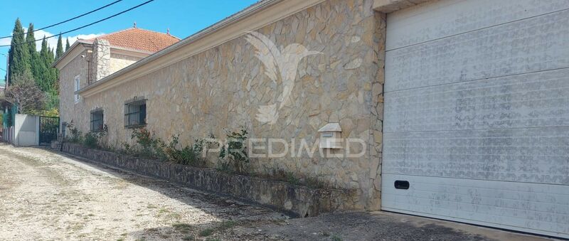Quinta V4 com moradia Santarém - portão automático, aquecimento central, alarme, painel solar, sótão, garagem, jardim, mobilada, ar condicionado, equipada, piscina, rega automática, bom acesso, poço, árvores de fruto, varanda, furo, lareira