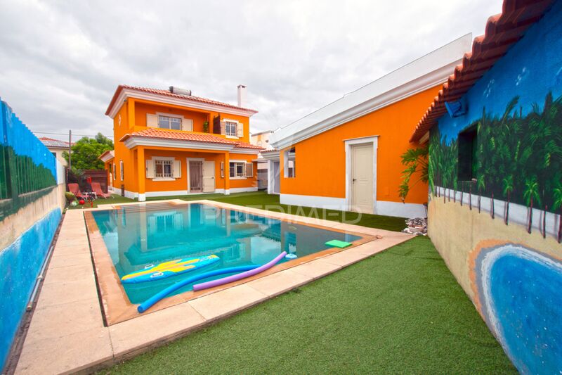 House 4 bedrooms Quinta do Anjo Palmela - solar panel, fireplace, swimming pool, double glazing, alarm, central heating, solar panels, air conditioning, terrace, balcony, equipped
