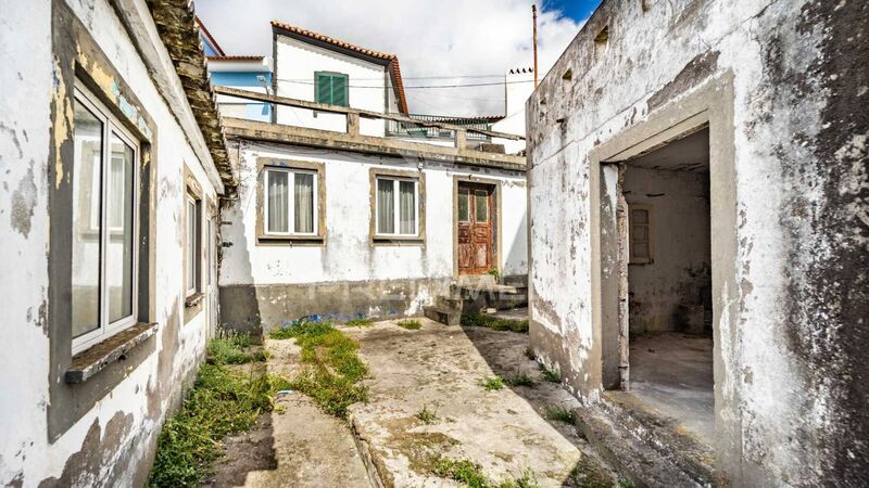 House Old to recover V3 Ribeirinha Angra do Heroísmo - great view
