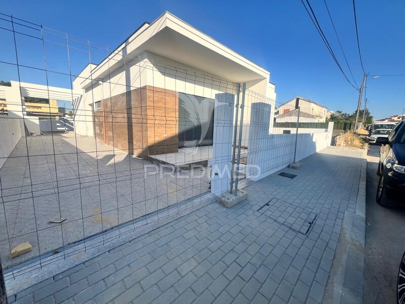 Moradia Moderna V3 Fernão Ferro Seixal - bbq, vidros duplos, piscina, ar condicionado