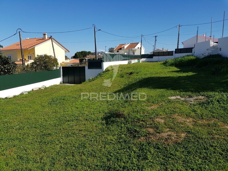 Lote de terreno nuevo para construcción Almada - agua, electricidad, agua de la red
