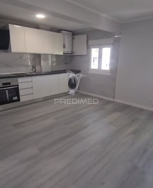 Kerrosasunto Moderni T3 Almada - keittiö, hiljainen alue, sijainti