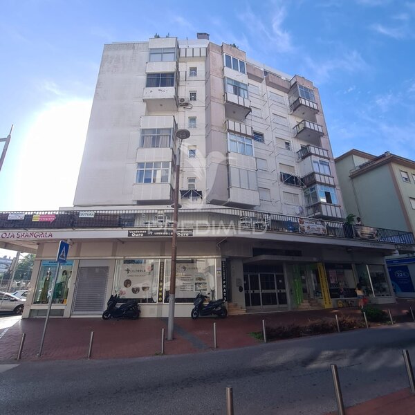Apartamento T1 Remodelado em bom estado Venteira Amadora - marquise, varanda, equipado