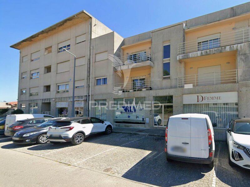 Apartamento T3 com boas áreas Felgueiras - varanda