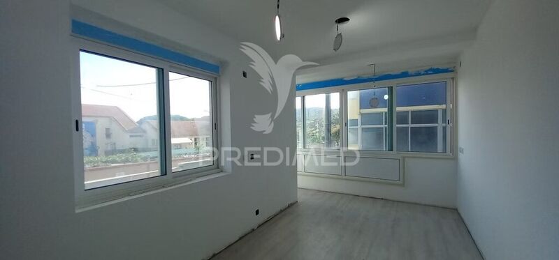 Apartamento Remodelado T4 Almada - 1º andar, vidros duplos