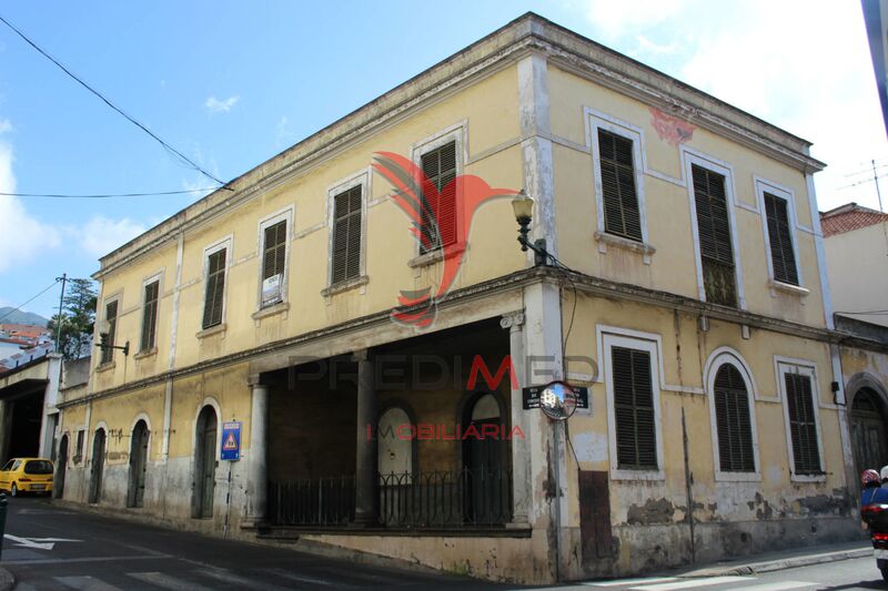Prédio no centro Santa Luzia Funchal à venda