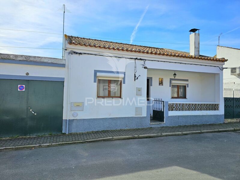 House 3 bedrooms Single storey in good condition Santa Bárbara de Padrões Castro Verde - barbecue, fireplace, store room, equipped kitchen, backyard, garage