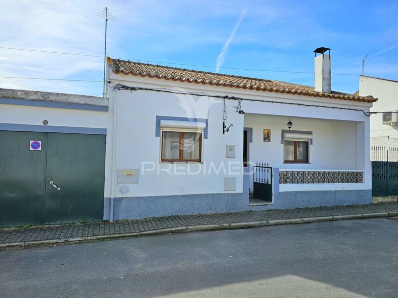 Casa V3 Térrea em bom estado Santa Bárbara de Padrões Castro Verde - bbq, lareira, arrecadação, cozinha equipada, quintal, garagem